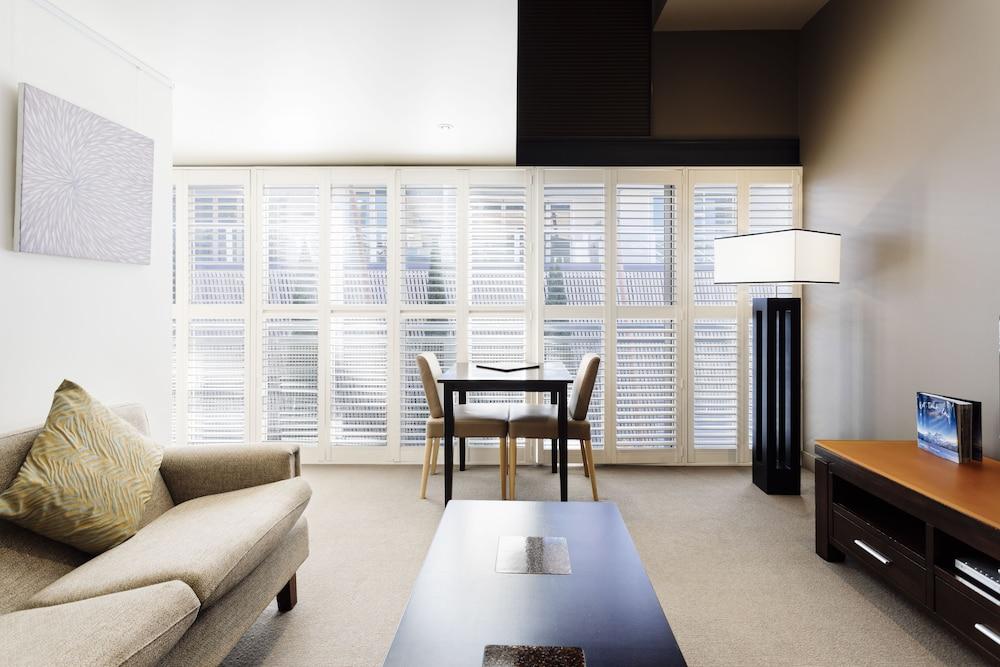 더 헨리 존스 아트 호텔 호바트 외부 사진 Interior shutters